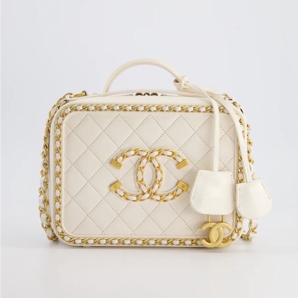 Chanel White Filigree Goatskin CC Vanity Case with Gold hardware - Picture 3 of 11